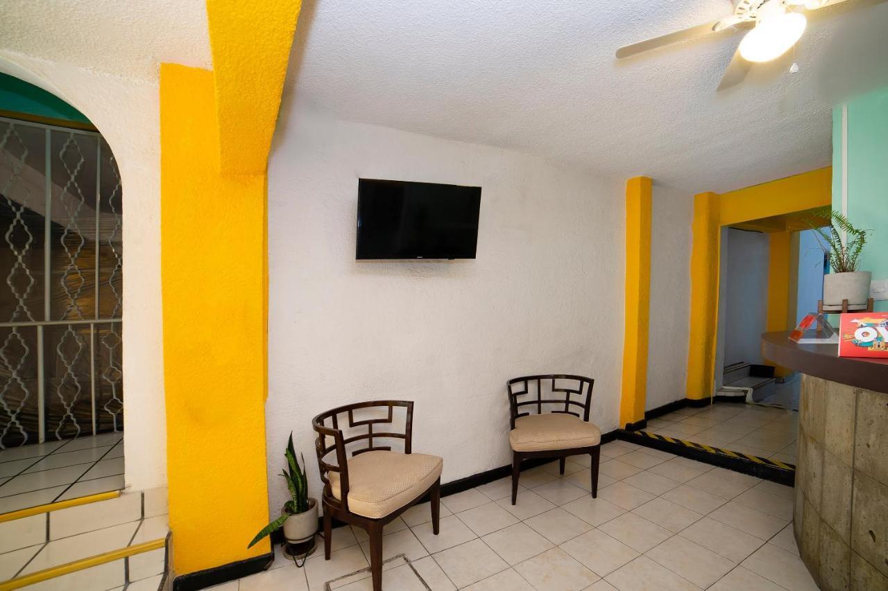 Oyo Hotel Jardin Carpio Aguascalientes Exterior photo